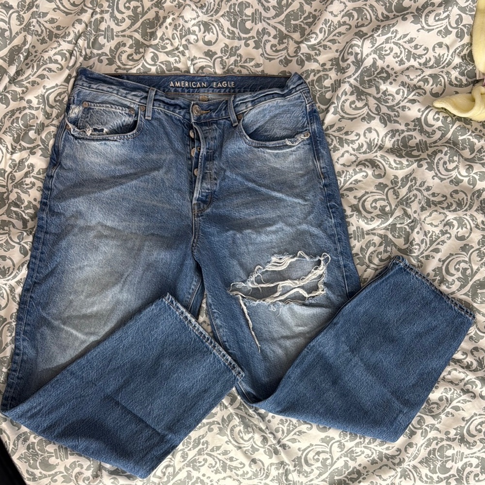American Eagle Outfitters Blue 90s Boyfriend Jeans with Distressed Look